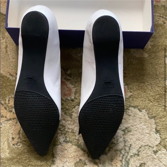 Stuart Weitzman - white ballerina flats with navy laser cut bow - Picture 4 of 7